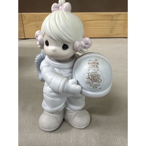 4 Precious Moments Figurines. See Description For More Info - Picture 9 of 14